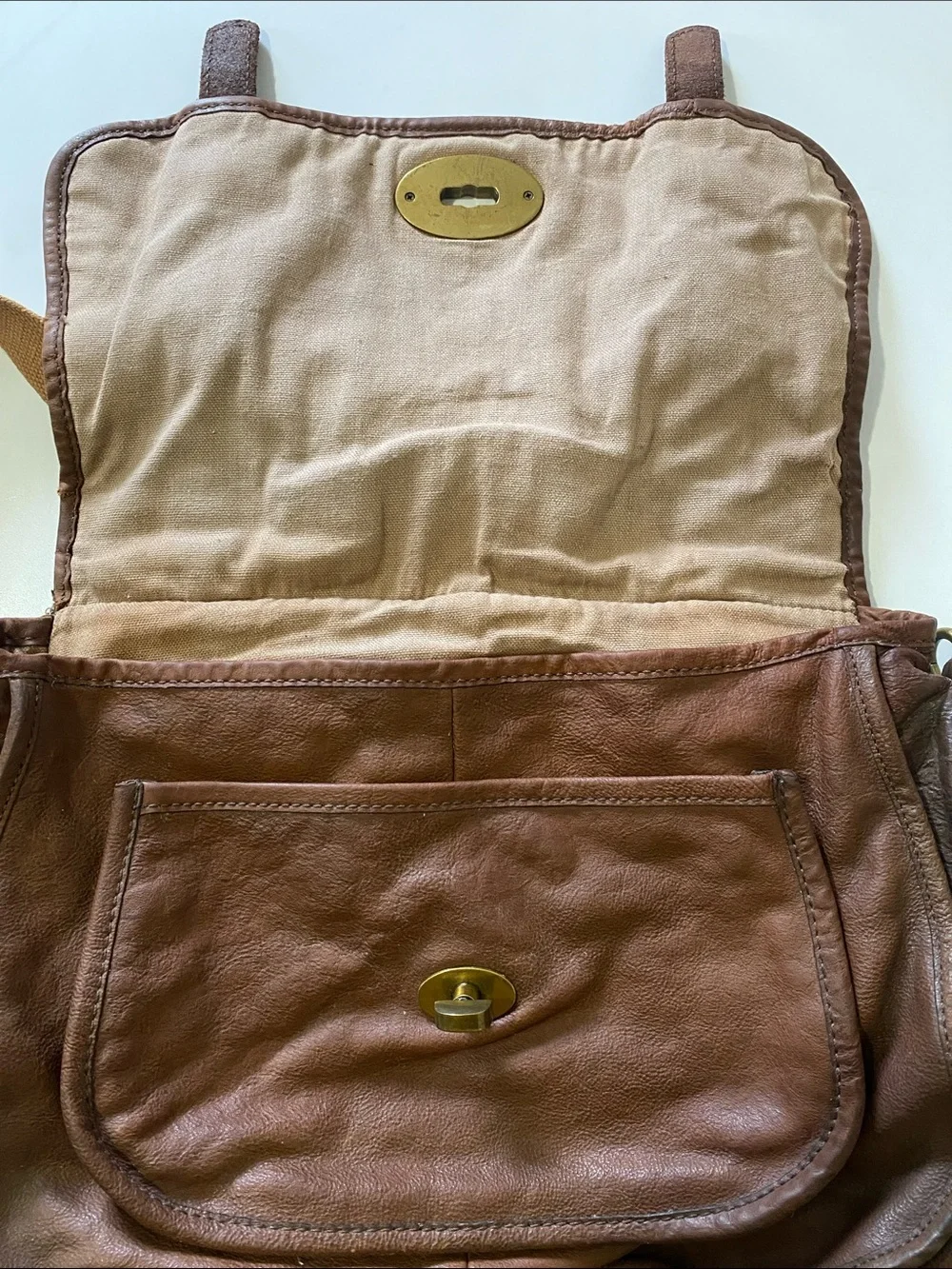 Leather Messenger Bag in Brown